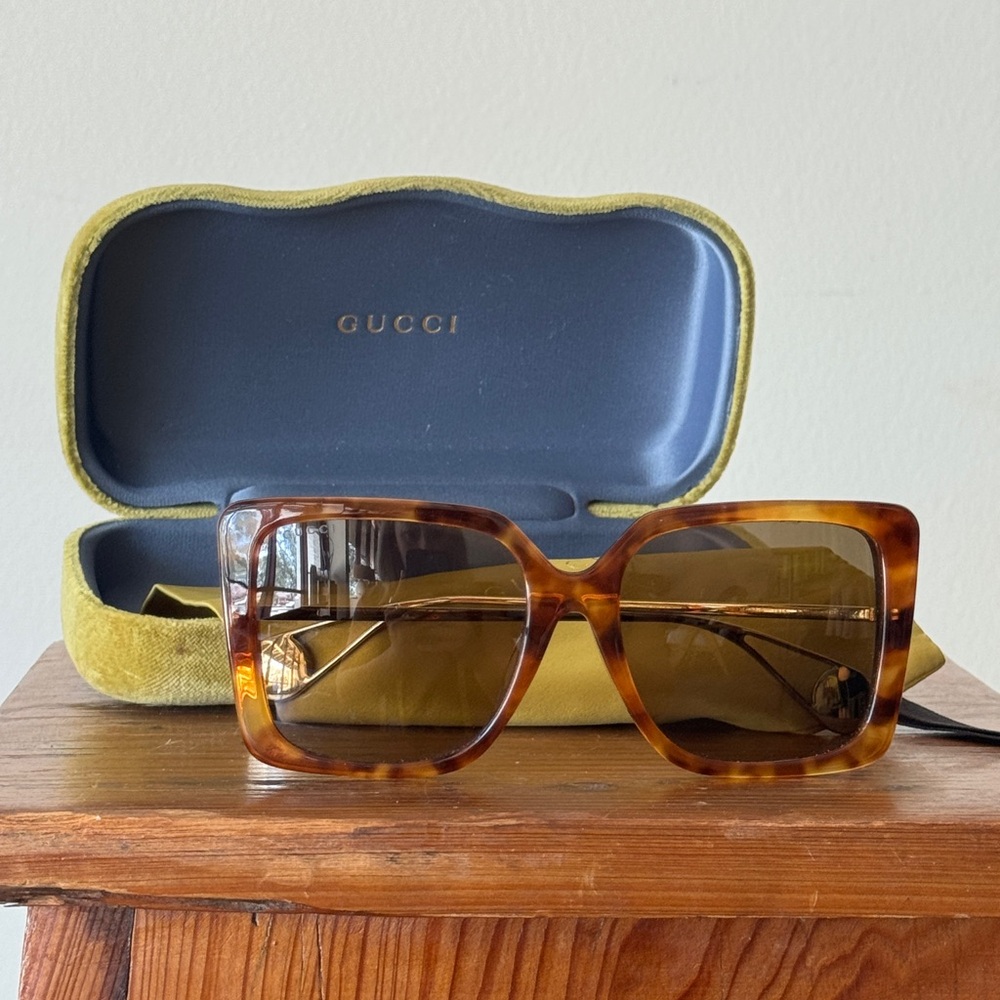 Gucci Tortoiseshell Square Sunglasses with Brown Lenses and Gold Logo